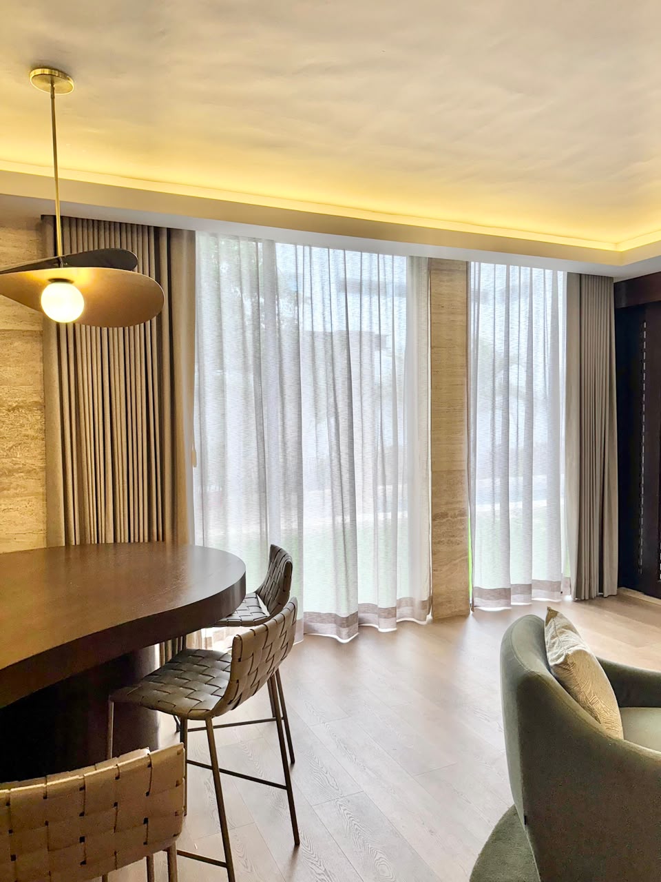 Cortinas tradicionales instaladas por Kahome Decoración en Mérida
